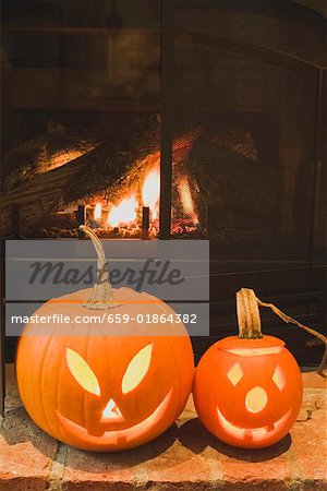 Deux lanternes citrouilles pour l'Halloween