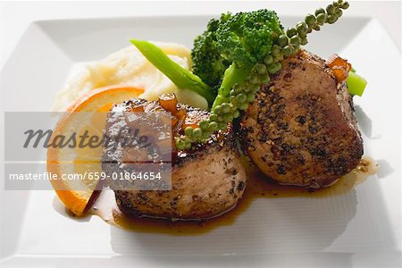 Pork medallions, green peppercorns, broccoli & mashed potato