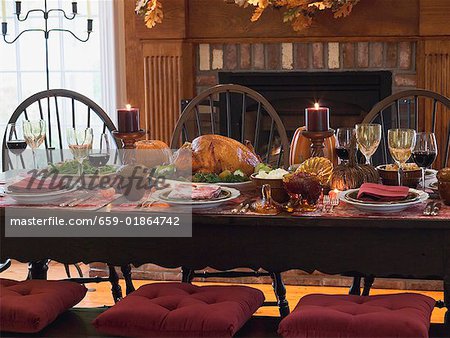 Dinde farcie sur table de Thanksgiving (USA)