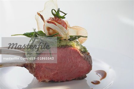 Rôti d'agneau avec croûte aux herbes