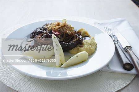 Roastbeef und weiße Rüben