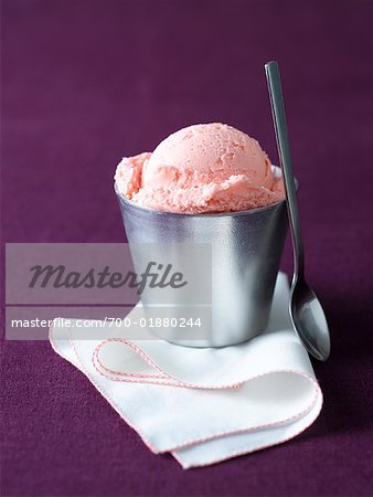 Crème glacée aux fraises