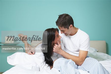 Portrait de Couple sur le lit