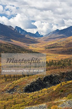 Vallées et montagnes, le Parc Territorial de Tombstone, Yukon, Canada