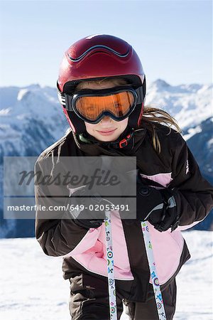 Portrait de jeune fille dans le kit de ski
