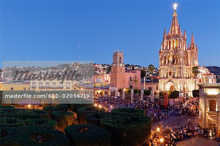 El Jardin Town Square and La Parroquia at Dusk, San Miguel de Allende, Guanajuato, Mexico