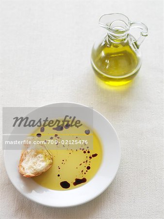 Olivenöl, Balsamico-Essig und Brot