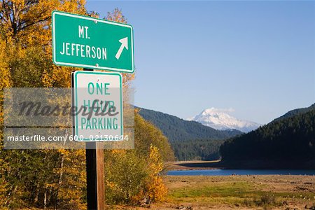 Parking and Landmark Sign Mt Jefferson Oregon, USA