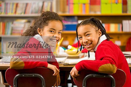 Filles africaines en salle de classe