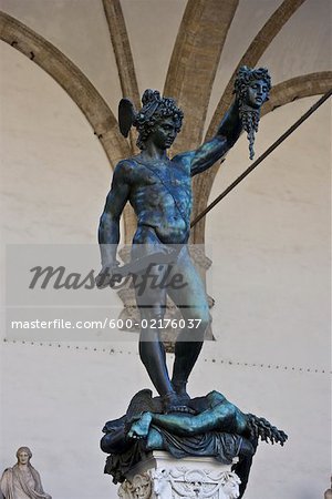 Perseus Holding Medusas Kopf, Piazza della Signoria, Florenz, Toskana, Italien