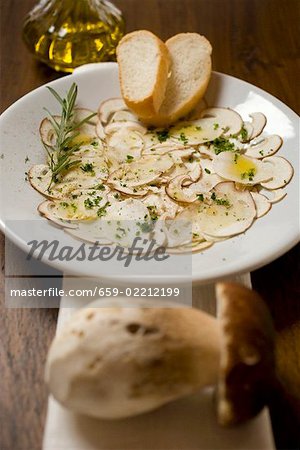 Cep carpaccio with white bread