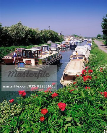 Co Kildare, The Grand Canal. Lowtown marina nr. Robertstown