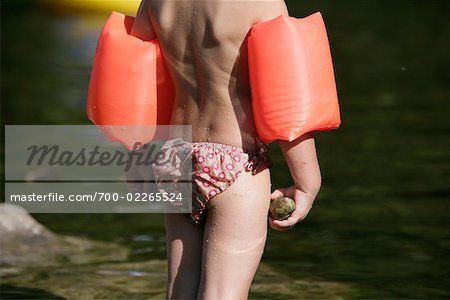 Fille avec des ailes de l'eau