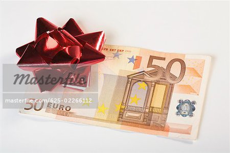 Bow on European union banknotes