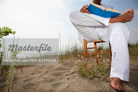 Lesebuch der Mann am Strand