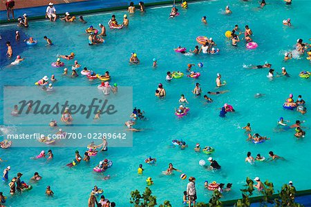 Überfüllten öffentlichen Schwimmbad, Seoul, Südkorea