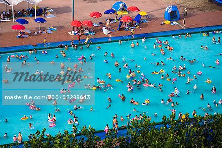 Überfüllten öffentlichen Schwimmbad, Seoul, Südkorea