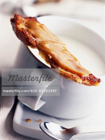 French Toast mit Marmelade Milch
