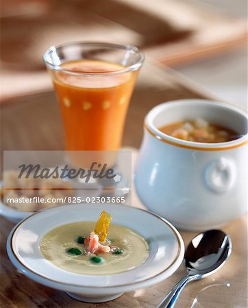 soupe de sébaste, sauce rouille et croûtons