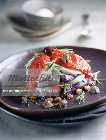 Aubergine, fromage et poivre mille-feuille