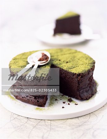 Bitter chocolate Fondant cake powdered with matcha green tea