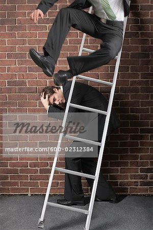 Kaufmann-Jumping aus Ladder