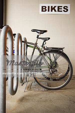 Fahrräder in Fahrradständer, Portland, Oregon, USA