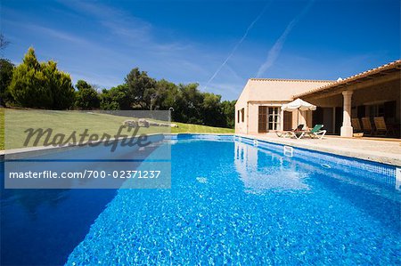 Haus mit Garten-Pool