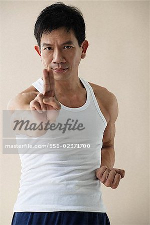 Mann in Martial-Arts-pose