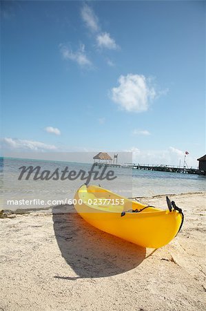 Kayak sur la plage, Belize