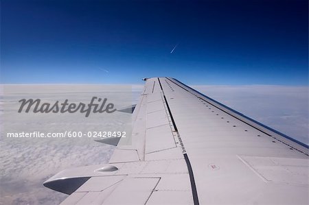 Blick auf Flugzeug Flügel von Flugzeug, Europa