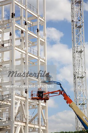 Bauarbeiter in hydraulische Aufzüge