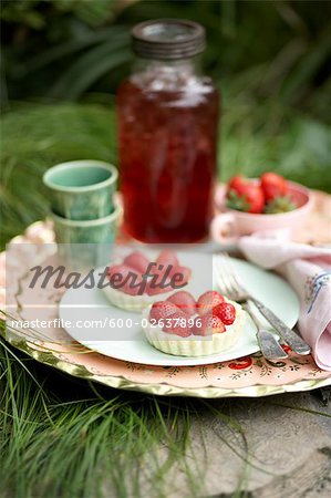 Tartelettes aux fraises et thé glacé