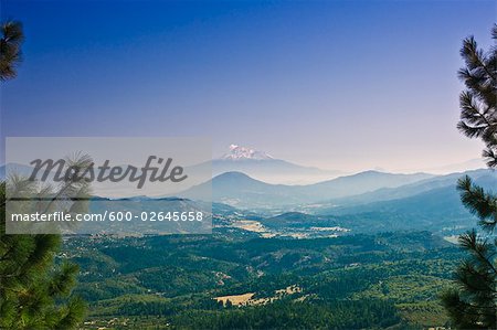 Vue du Mont Shasta, en Californie, du Mont Ashland, Oregon, Etats-Unis