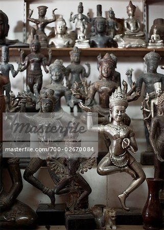 Sammlung von Metallskulpturen, Siem Reap, Kambodscha