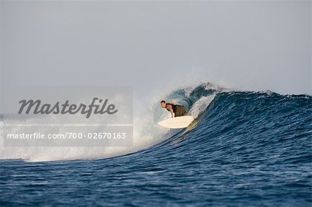 Surfer-Lip, die man bei Hühnern Surf-Break, Nord Male Atoll, Malediven