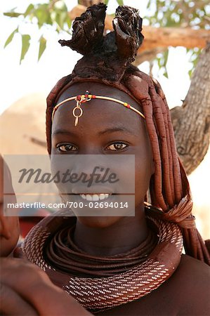 Porträt Himba Frau mit Baby, Kaokoveld in Namibia