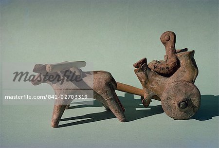 Figure dans un char ou un chariot tiré par des animaux, de la civilisation de l'Indus à Mohenjodaro, dans le Musée de Karachi, Pakistan, Asie