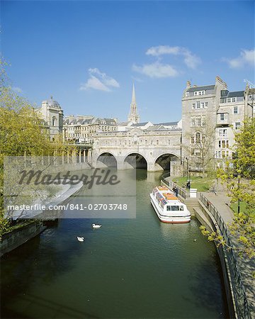 Der Fluss Avon und Pulteney Bridge, Bad, Avon, England, Großbritannien