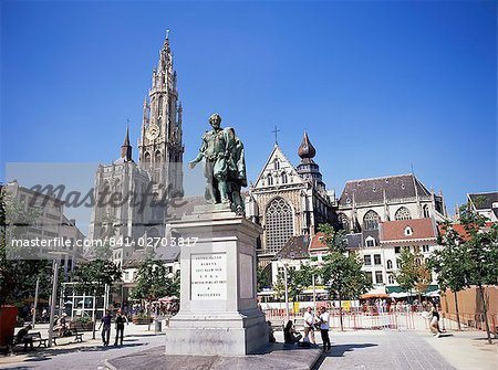 Statue de Rubens, cathédrale et Groen Plaats, Anvers, Belgique, Europe