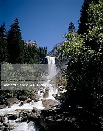 Vernal Falls, 318 pi, Parc National de Yosemite, UNESCO World Heritage Site, Californie, États-Unis d'Amérique, l'Amérique du Nord