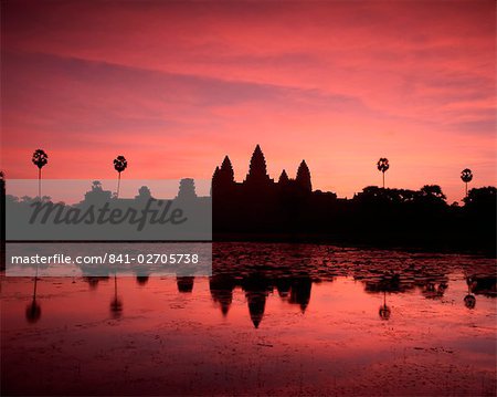 Sunrise at Angkor Wat, UNESCO World Heritage Site, temples of Angkor Wat, Angkor, Siem Reap Province, Cambodia, Indochina, Southeast Asia, Asia