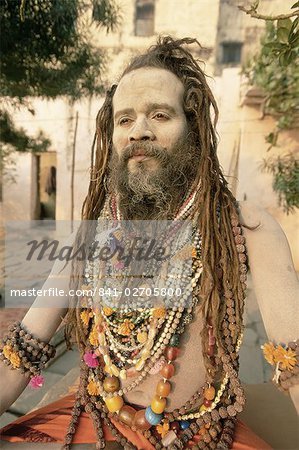 État de portrait d'un homme Saint hindou (saddhu), Varanasi (Bénarès), Uttar Pradesh, Inde, Asie