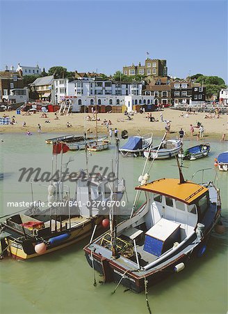 Plage et port, Broadstairs, Kent, Angleterre, Royaume-Uni, Europe