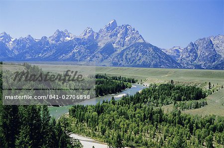 The Snake River cutting through terrace 2000m below summits, Grand Teton National Park, Wyoming, United States of America, North America