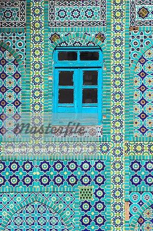 Carrelage autour des fenêtres bleues, sanctuaire de Hazrat Ali, Mazar-i-Sharif, Balkh, Afghanistan, Asie