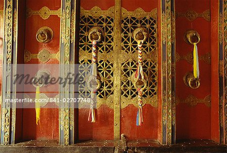 Detail of door in the Potala Palace, UNESCO World Heritage Site, Lhasa, Tibet, China, Asia