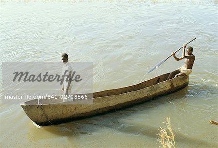 Creusé de canoë sur le Nil à Mongala, région du Sud, Soudan, Afrique