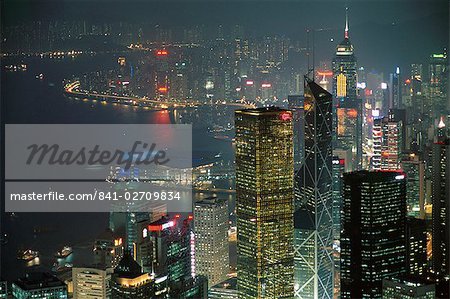 Skyline et Victoria Harbour, dans la nuit de la crête, île de Hong Kong, Hong Kong, Chine, Asie