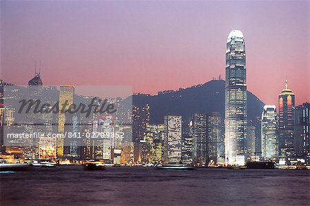 Skyline du Central, Hong Kong Island, au crépuscule, Hong Kong, Chine, Asie Skyline du Central, Hong Kong Island, au crépuscule, Hong Kong, Chine, Asie